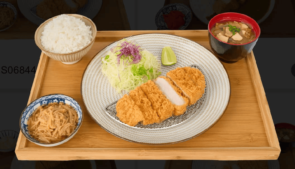 Fujiro is a quiet, home-style Japanese eatery known for its authentic curry sets (Source: Fanpage FUJIRO Thai Van Lung)